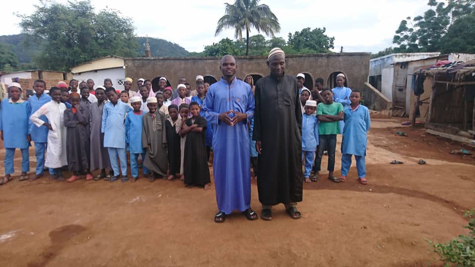 kit-solidaire-orphelins-demunies-malawi-repas-lits-tables-eleves